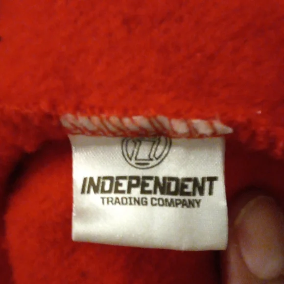 PRICE DROP🟥MEN RED HOODIE 🩸🟥 - Picture 7 of 11